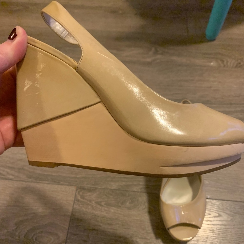 Nude Nine West wedges 7.5